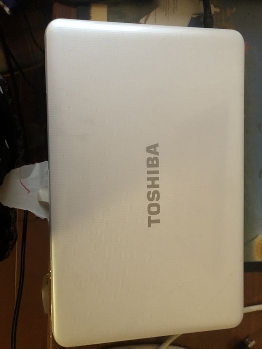 Vendo laptop toshiba