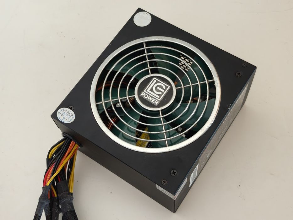 Fonte de alimentação LC Power 560W