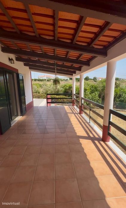 Moradia T5 com vista de campo e mar