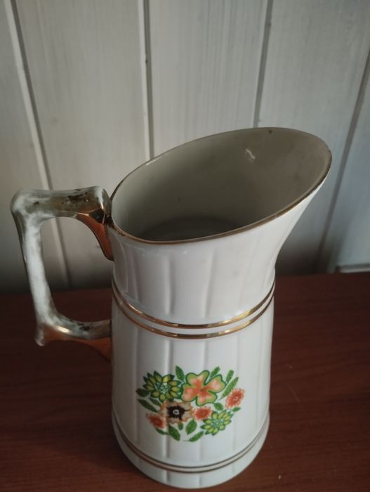 Mlecznik Ćmielów + figurka mosiężna chłopca