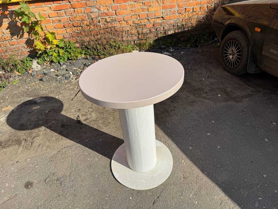 Б/В Круглий стіл