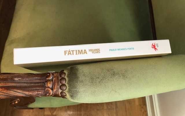Livro 100 anos de Fátima de Paulo Mendes Pinto, edição CTT filatelia