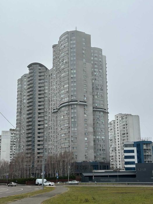 2 кім 77 мкв євроремонт вул Гришка Мих 9, смт Позняки