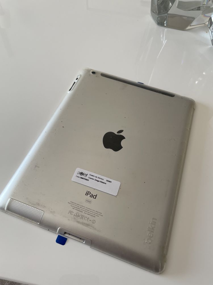 Apple iPad 3 64GB Wi-Fi + Cellular