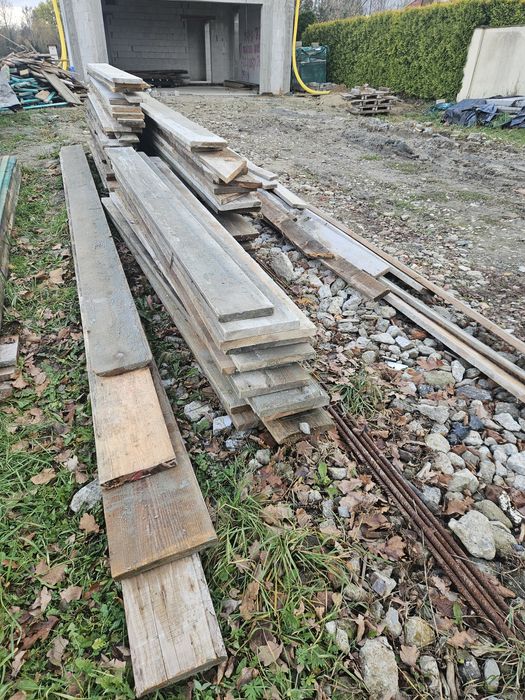 Deski szalunkowe po jednej budowie