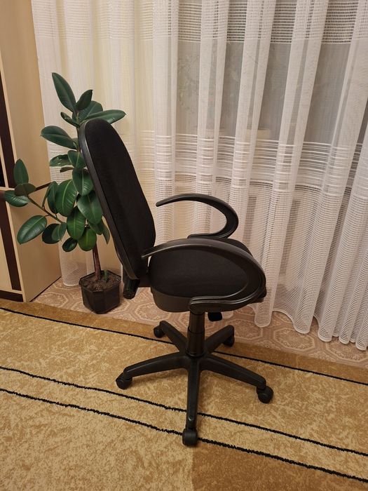 Стул офисный для работы