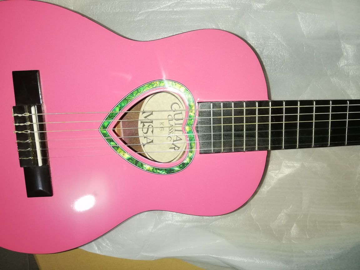 Guitarra clássica rosa 1/4 e kit para crianças