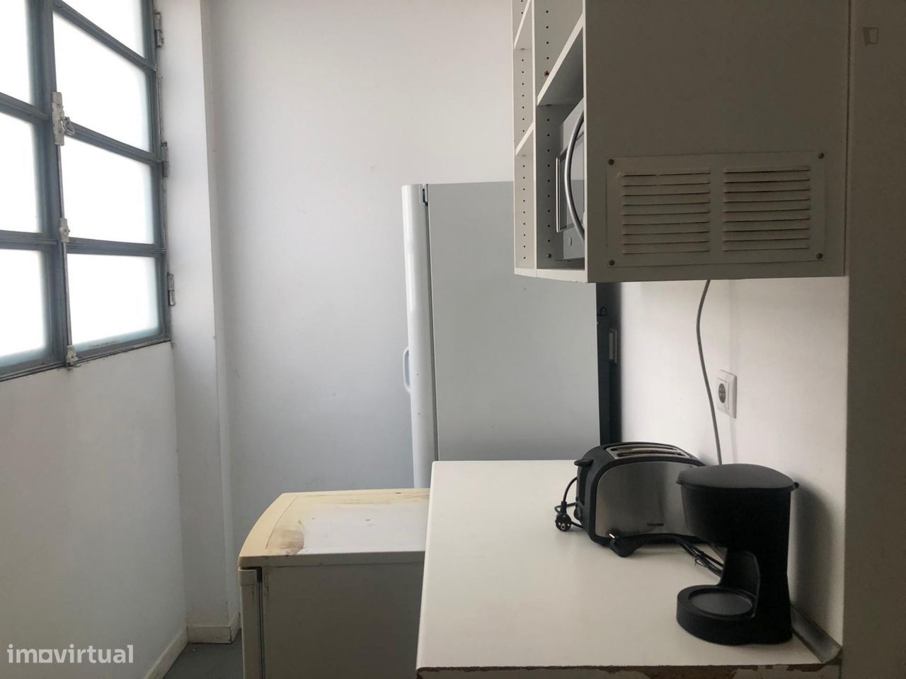 420767 - Quarto com cama de solteiro em...