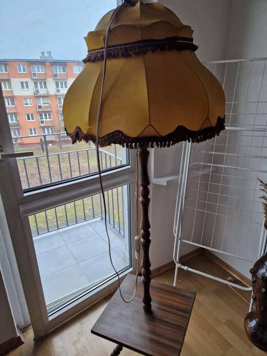 Lampa z PRL ze stolikiem