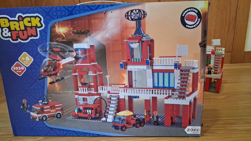 Brinquedos - Quartel de Bombeiros da Brick and Fun