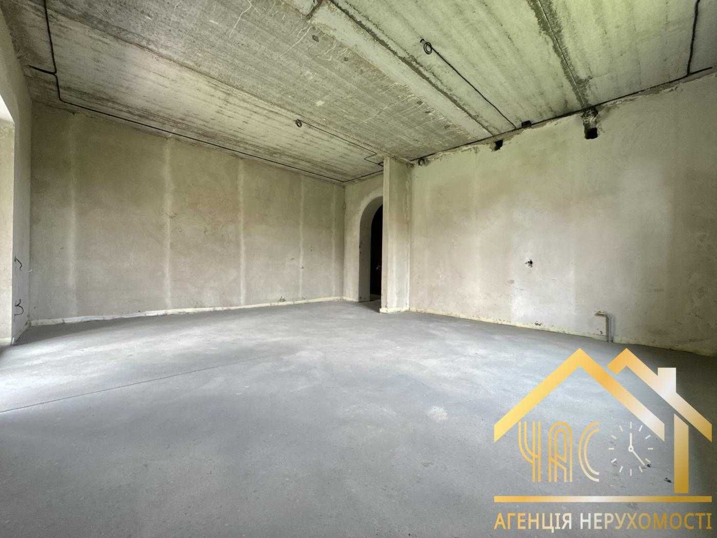 Продаж будинку 228м² з цокольним поверхом, гаражем, навісом та терасою