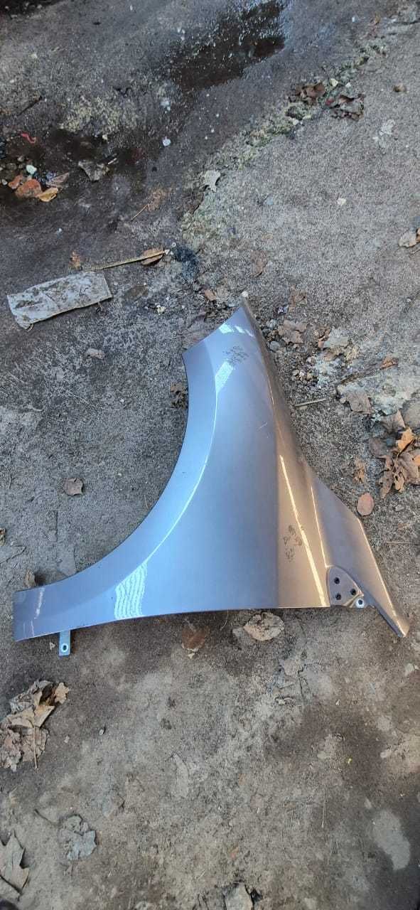 Крило переднє Renault Megane 3.