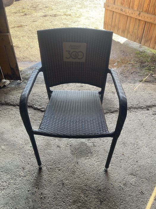 Стілець ротанговий вживаний 64 шт