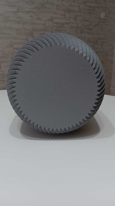 Декоративна ваза.