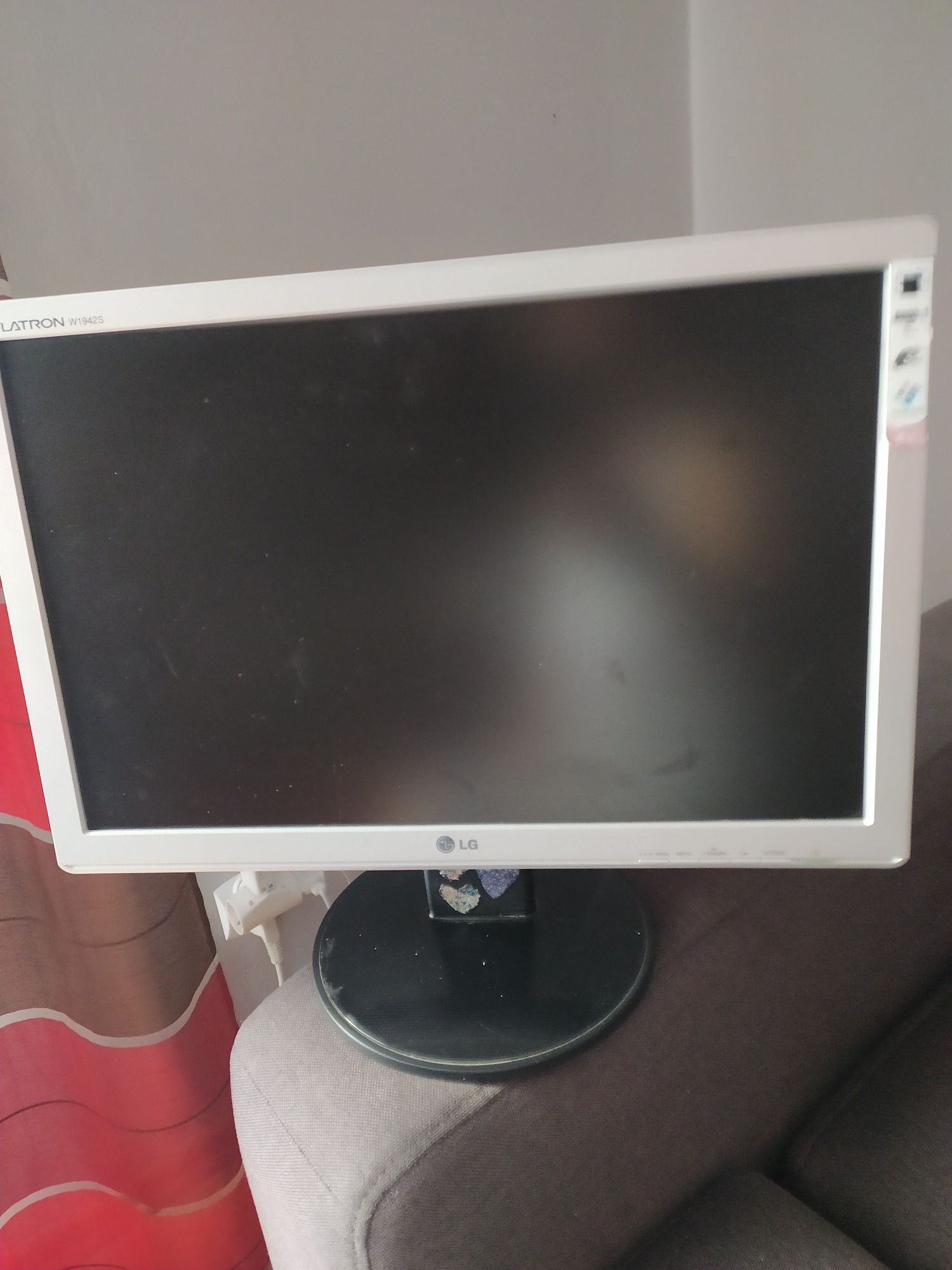 Monitor 19 cali LG