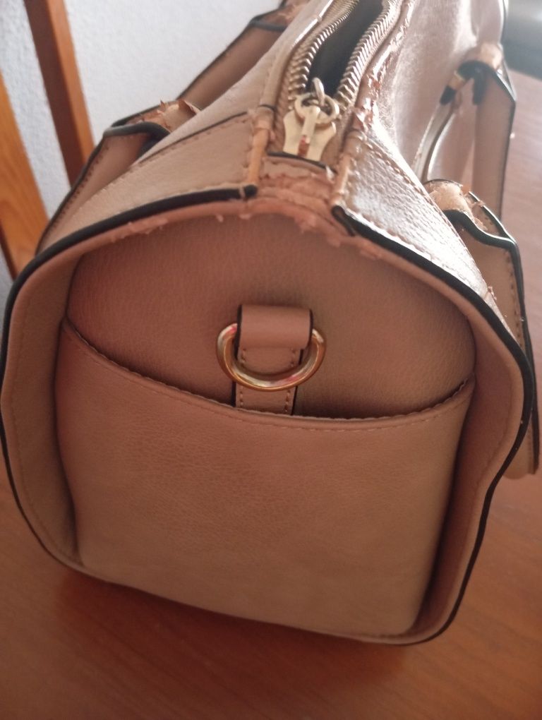 Mala de mão marca Bimba Y Lola