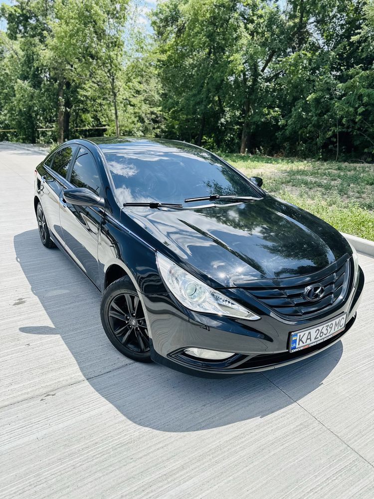 Продам Hyundai Sonata.