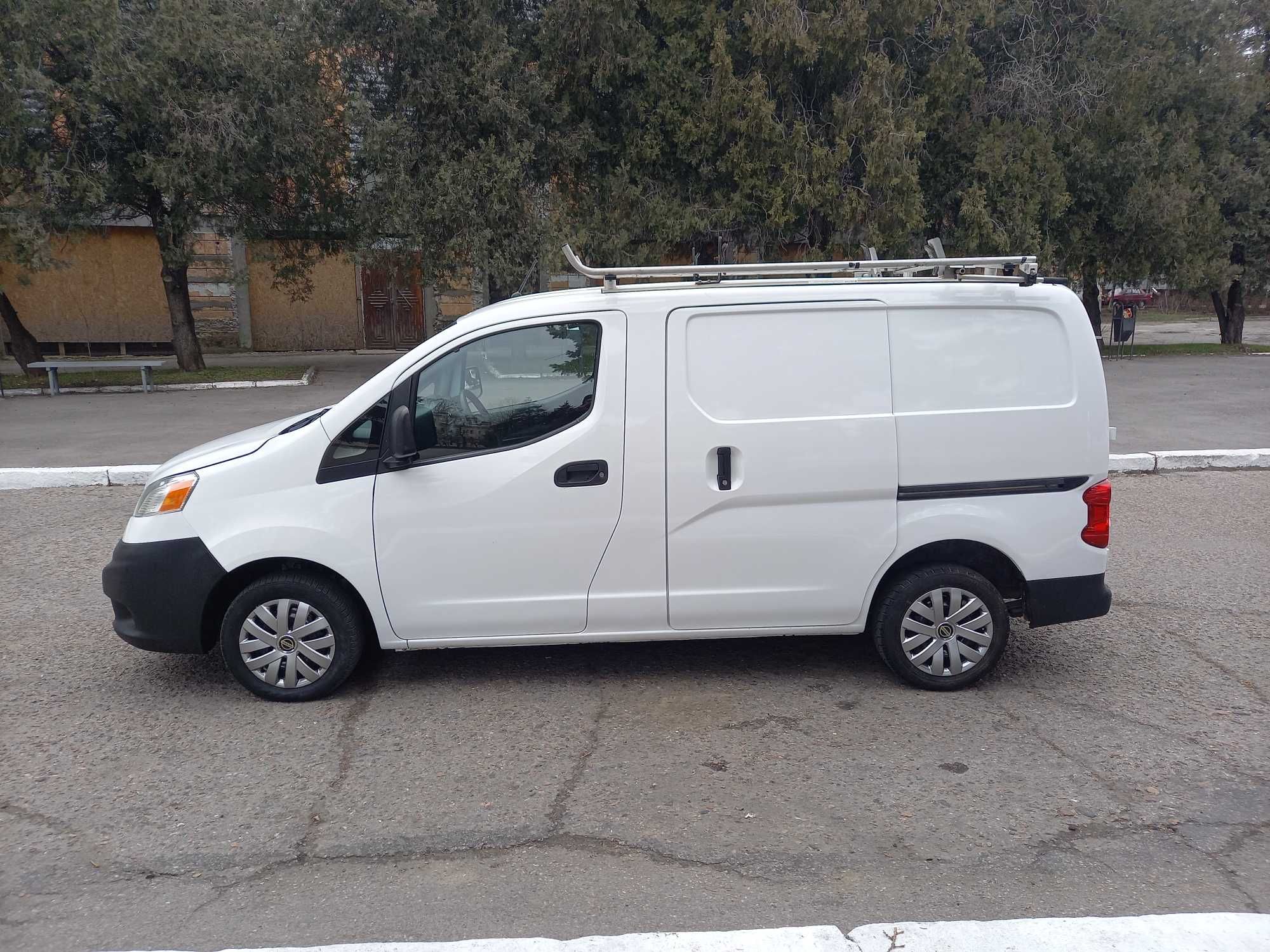 Микроавтобус грузовой Nissan NV200 2019