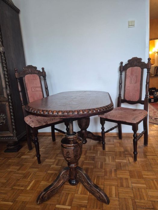 Komplet klasycznych mebli - witryna, stół, krzesła,szafa,komkda