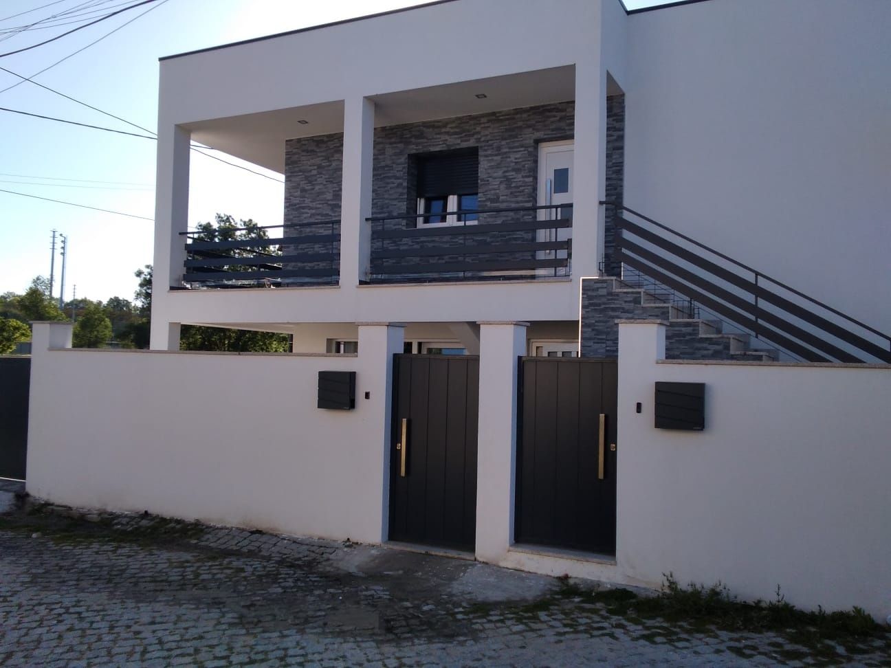 Moradia Bi familiar T3+T2