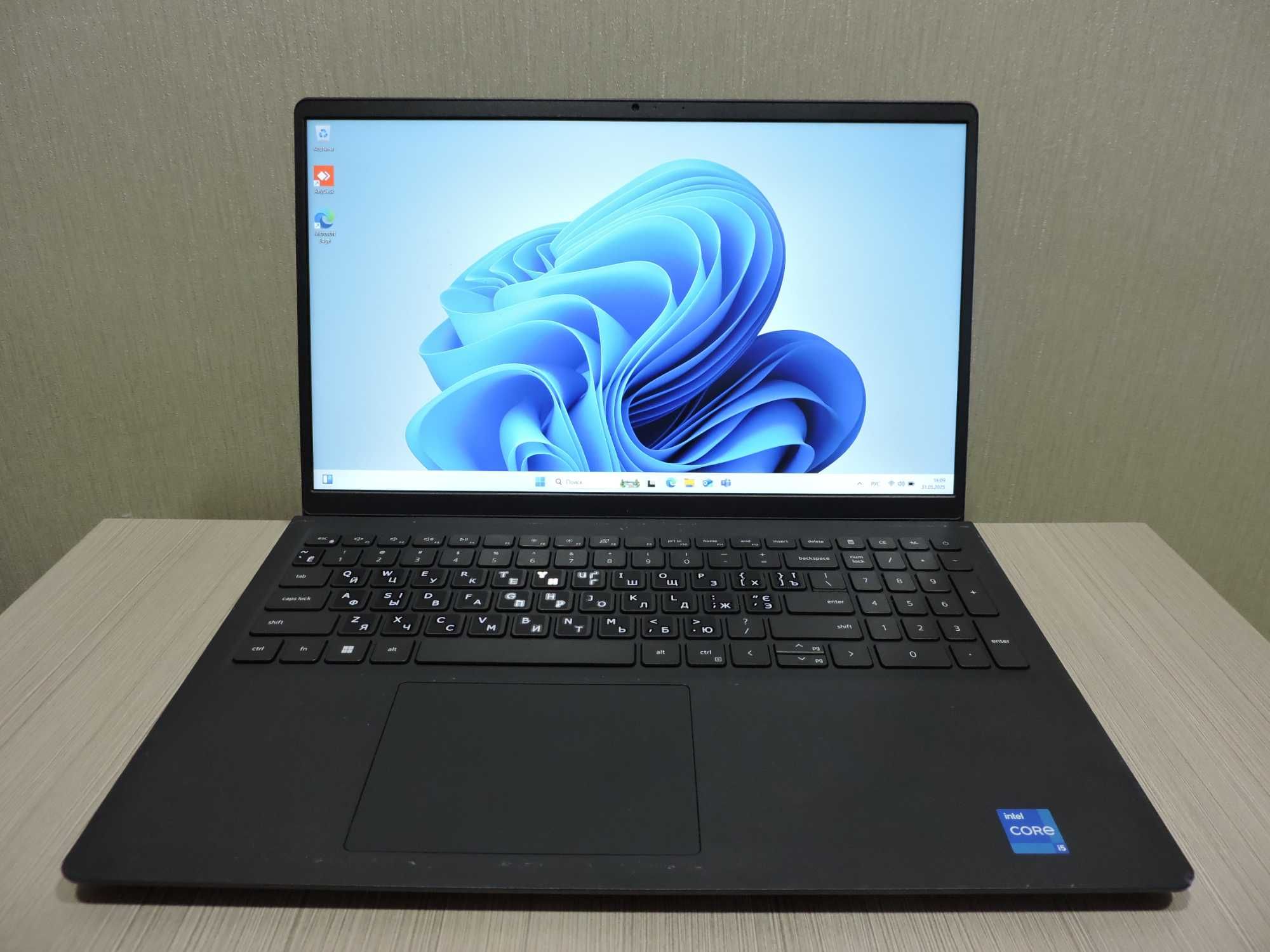 Dell Inspiron 3520/15.6"Full HD IPS/I5 1135G7/16GB/512GB/Iris XE