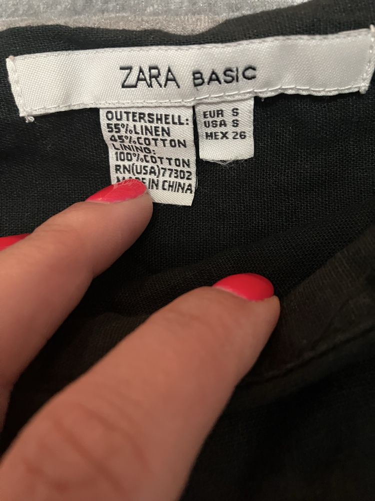 Saia preta Zara com bordado