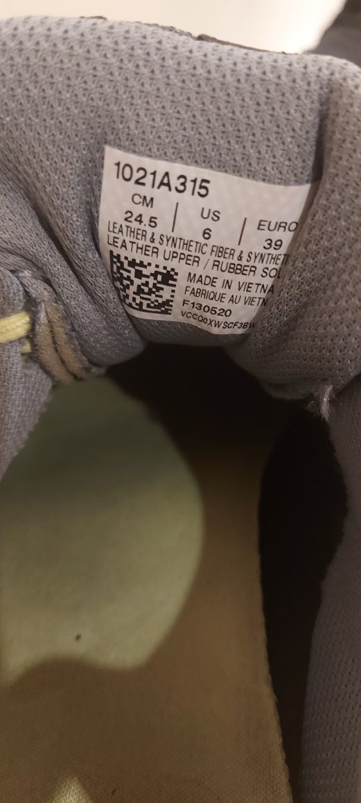 Tênis Asics 
Gel Nandi Sheet Rock