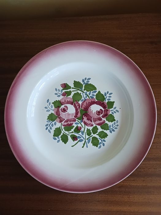 Prato decorado com flores