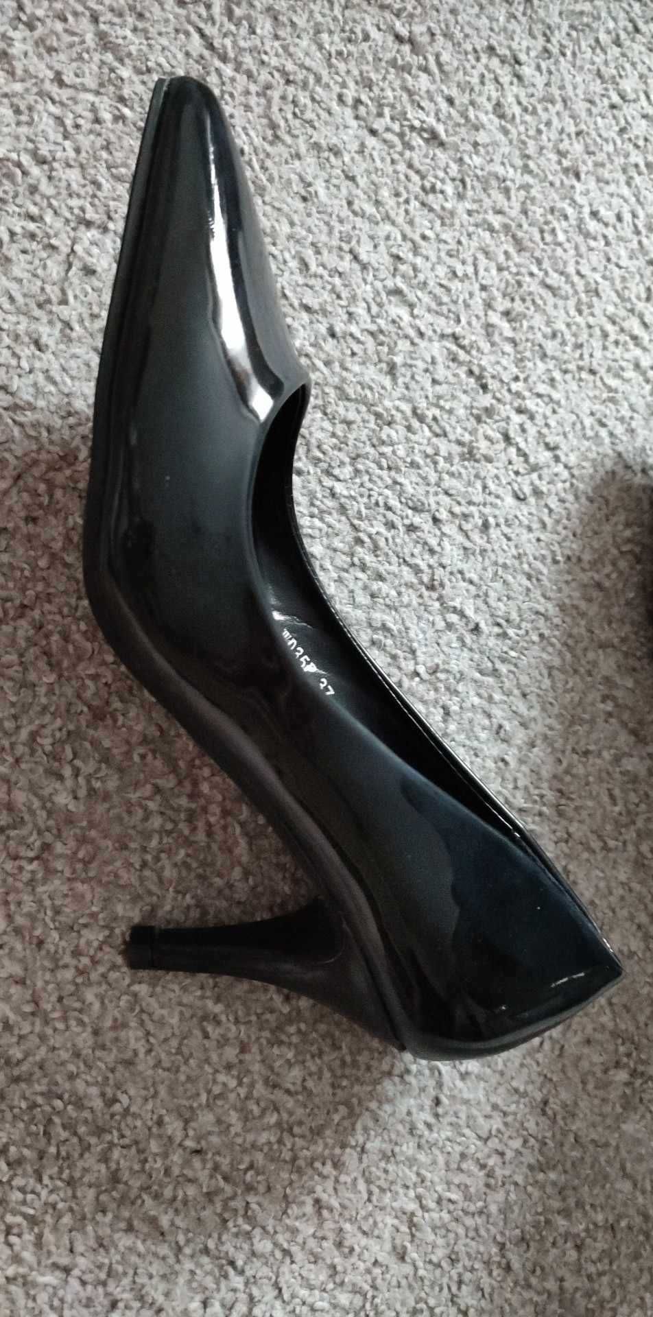 Buty czarne lakierowane