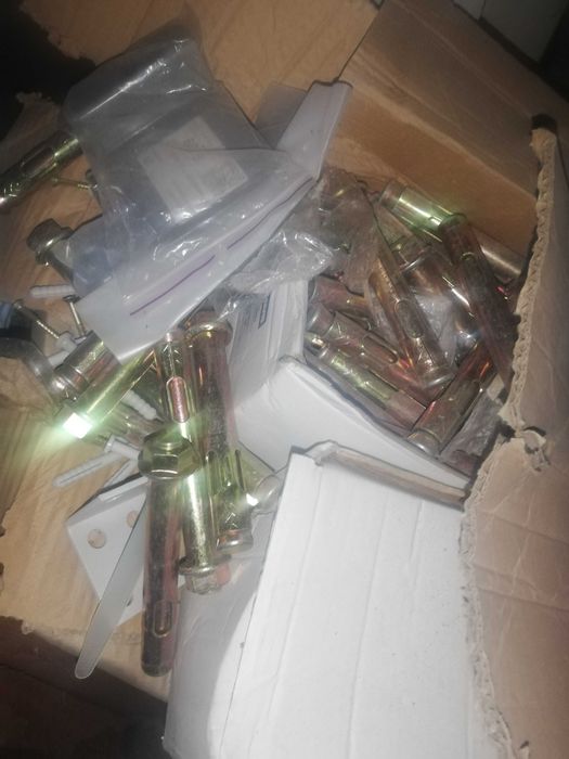 Анкер однораспорный с гайкой М12/16Х120 10 грн/шт 100шт