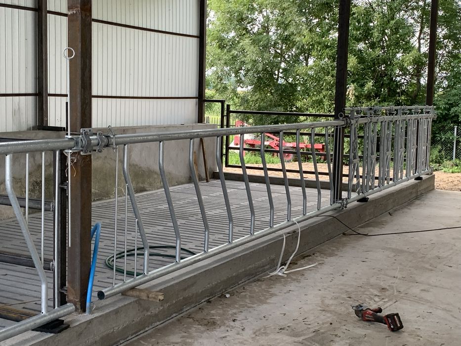 Drabiny zatrzaskowe skośne dla bydła wygrody przegrody przęsła