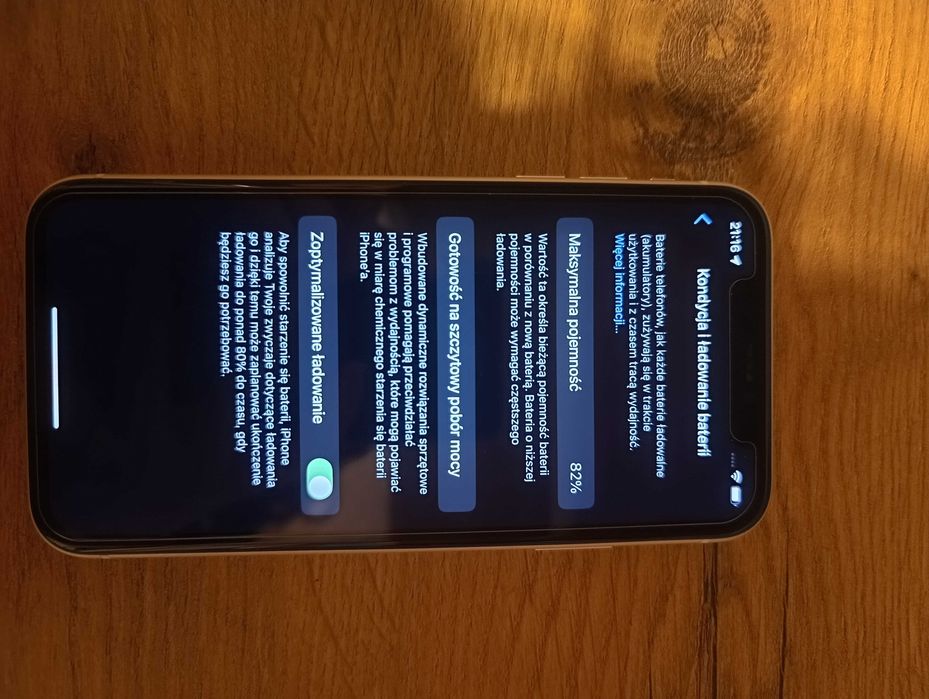 iPhone 11 biały telefon