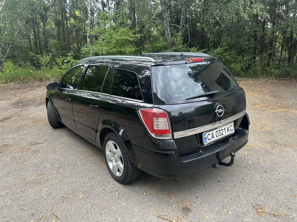 Opel Astra H в гарному стані