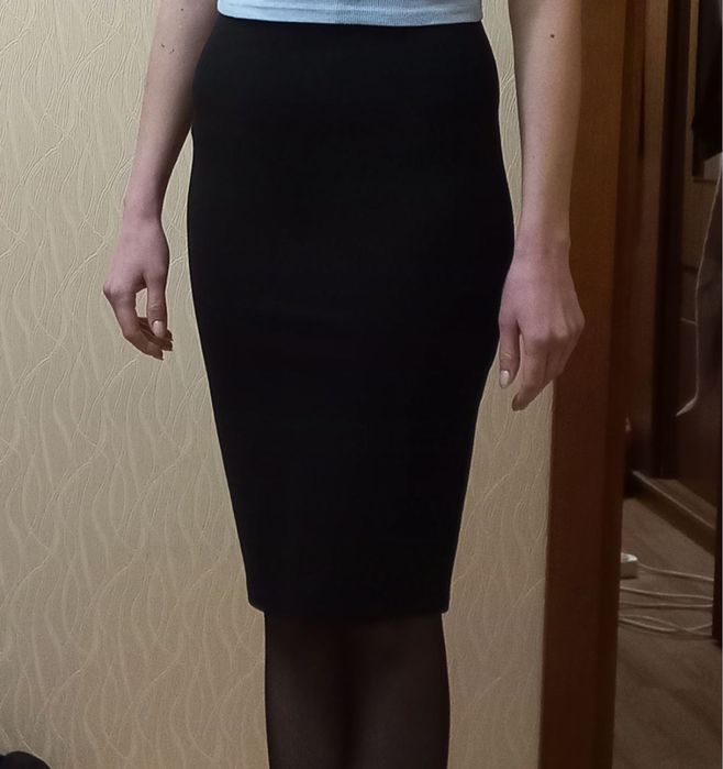 Продам чорну жіночу спідницю, розмір xs