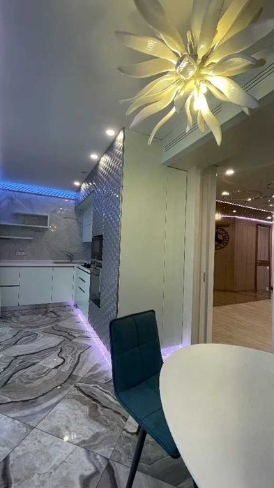 Продам 4к квартиру в ЖК "Атлант" на А. Поля (низ)