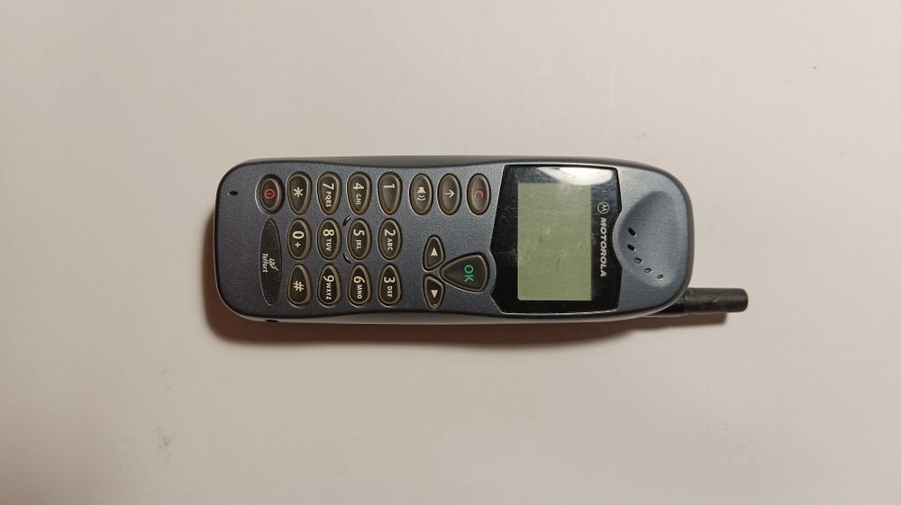 Телефон раритет Motorola M 3588