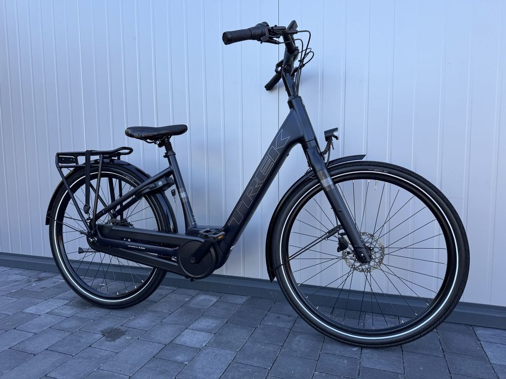 Elektryczny Rower Miejski TREK District+ 1 Matte Deep Dark Blue