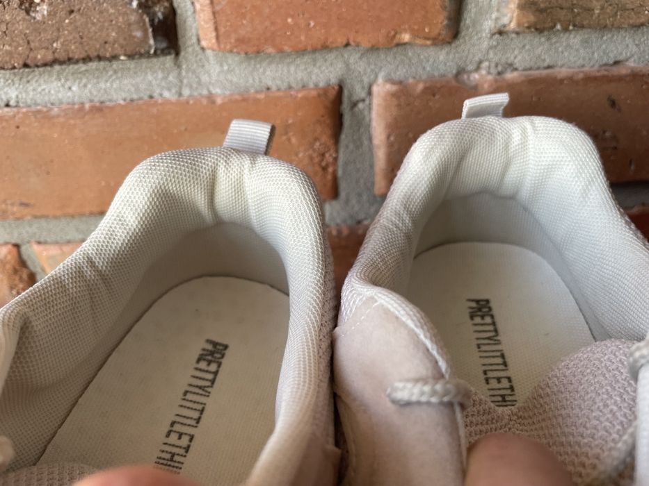 Нові Кросівки унісекс, розмір 9 (42) устілка 27см