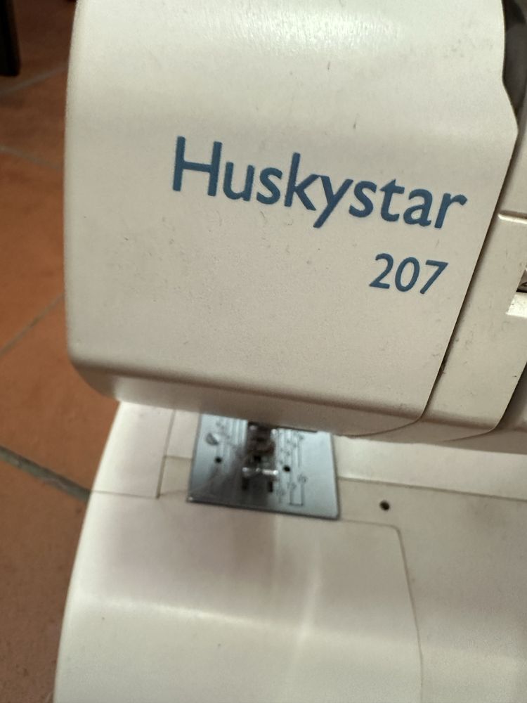 Maquina costura Huskystar 207