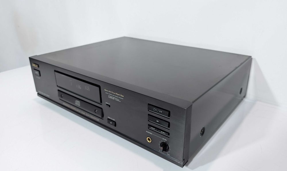 Програвач CD дисків Akai CD-37, ЦАП PCM67P/18 біт/збірка Японія