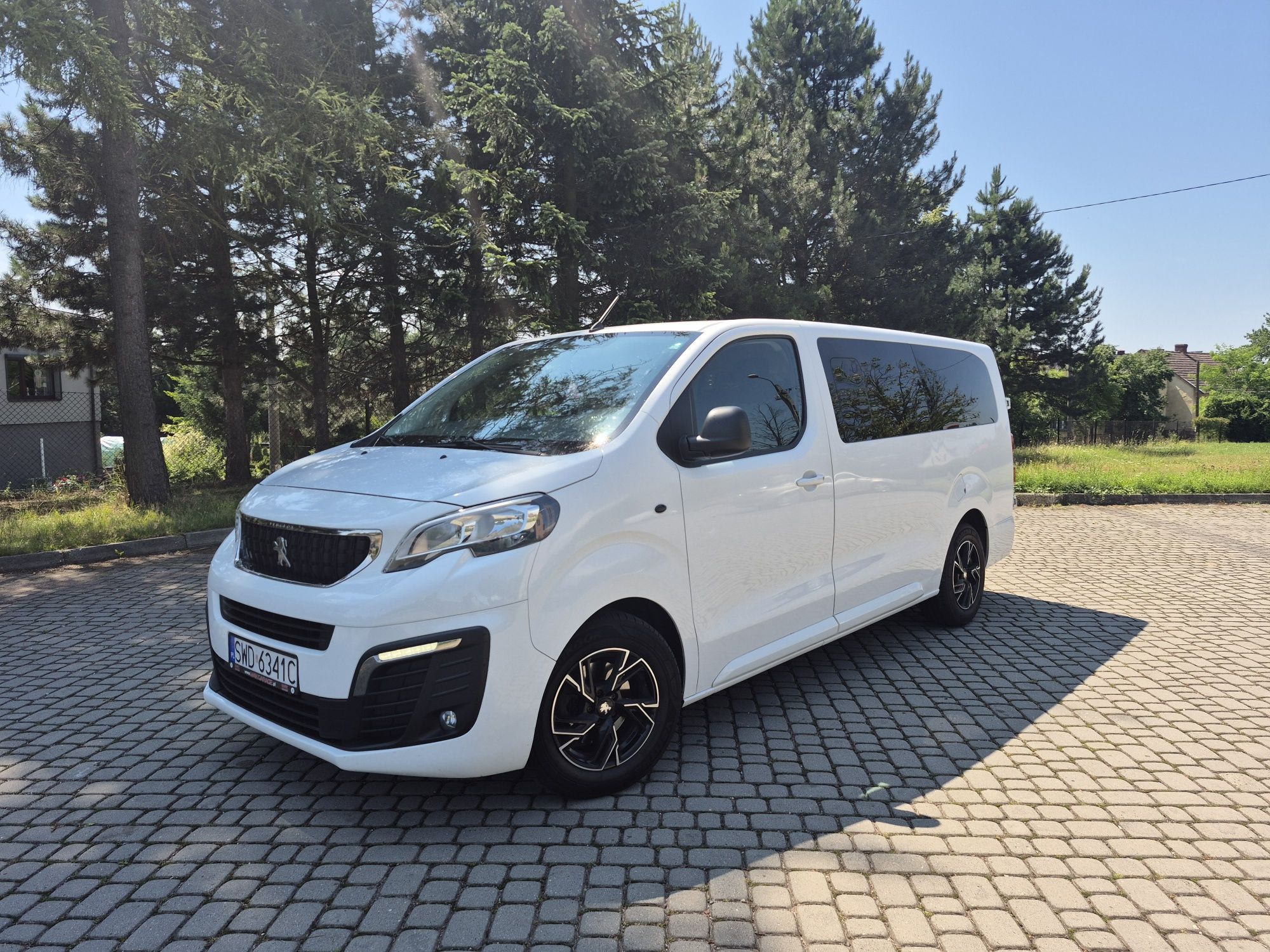 Wynajem Busa 9-osobowego winiety w cenie