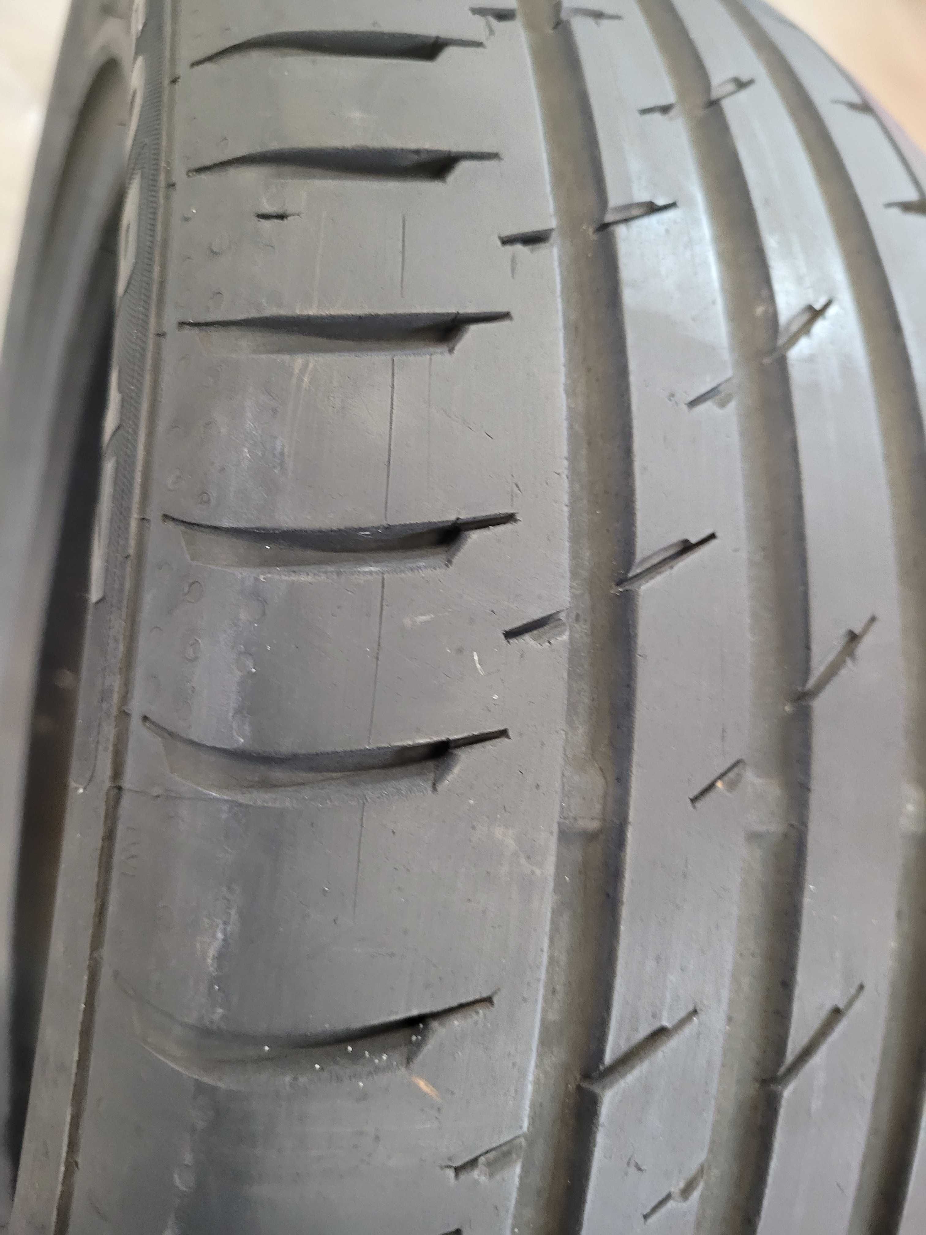 Opona Continental 215/50 R 17