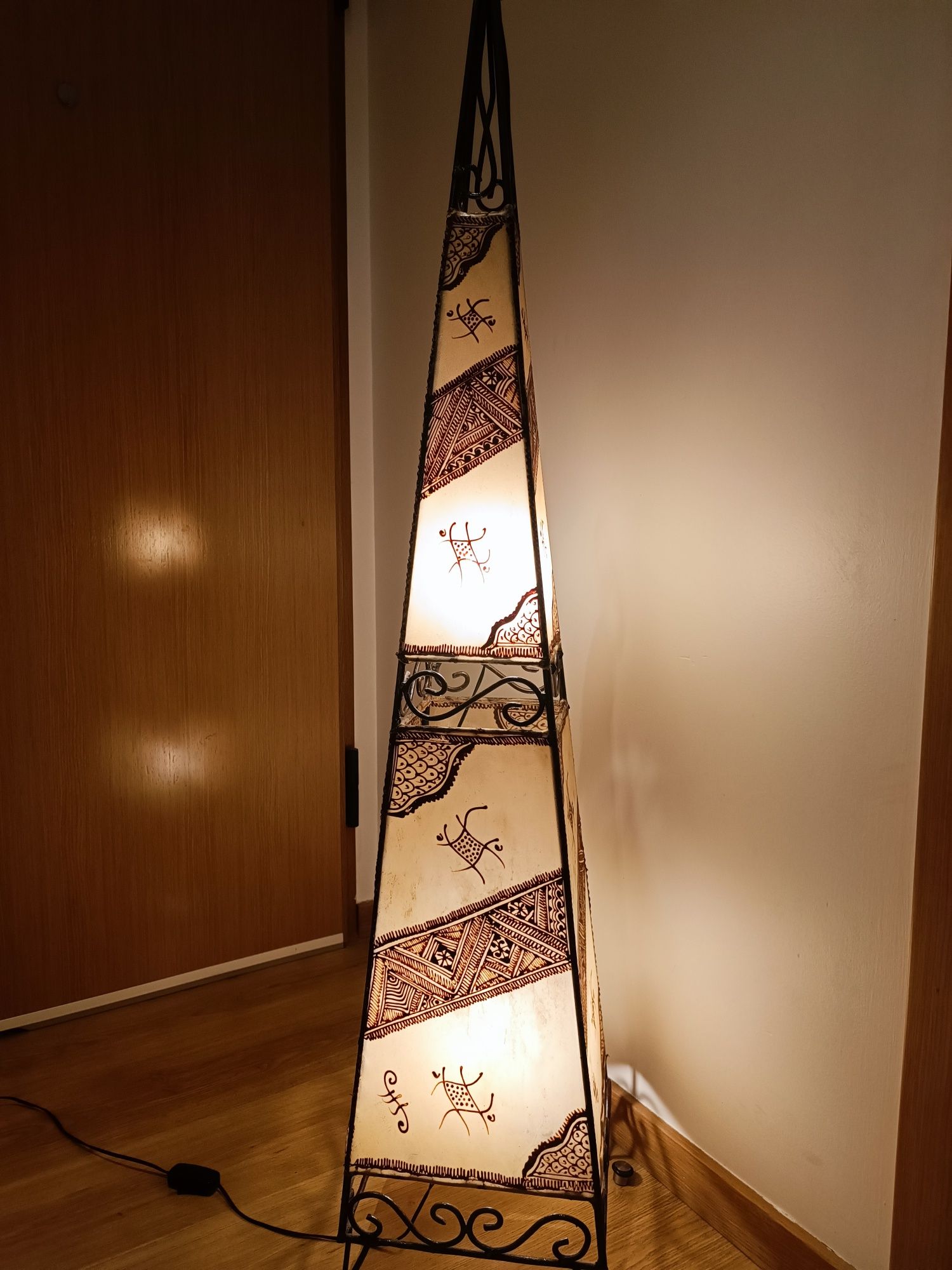 Candeeiro Decorativo em pele