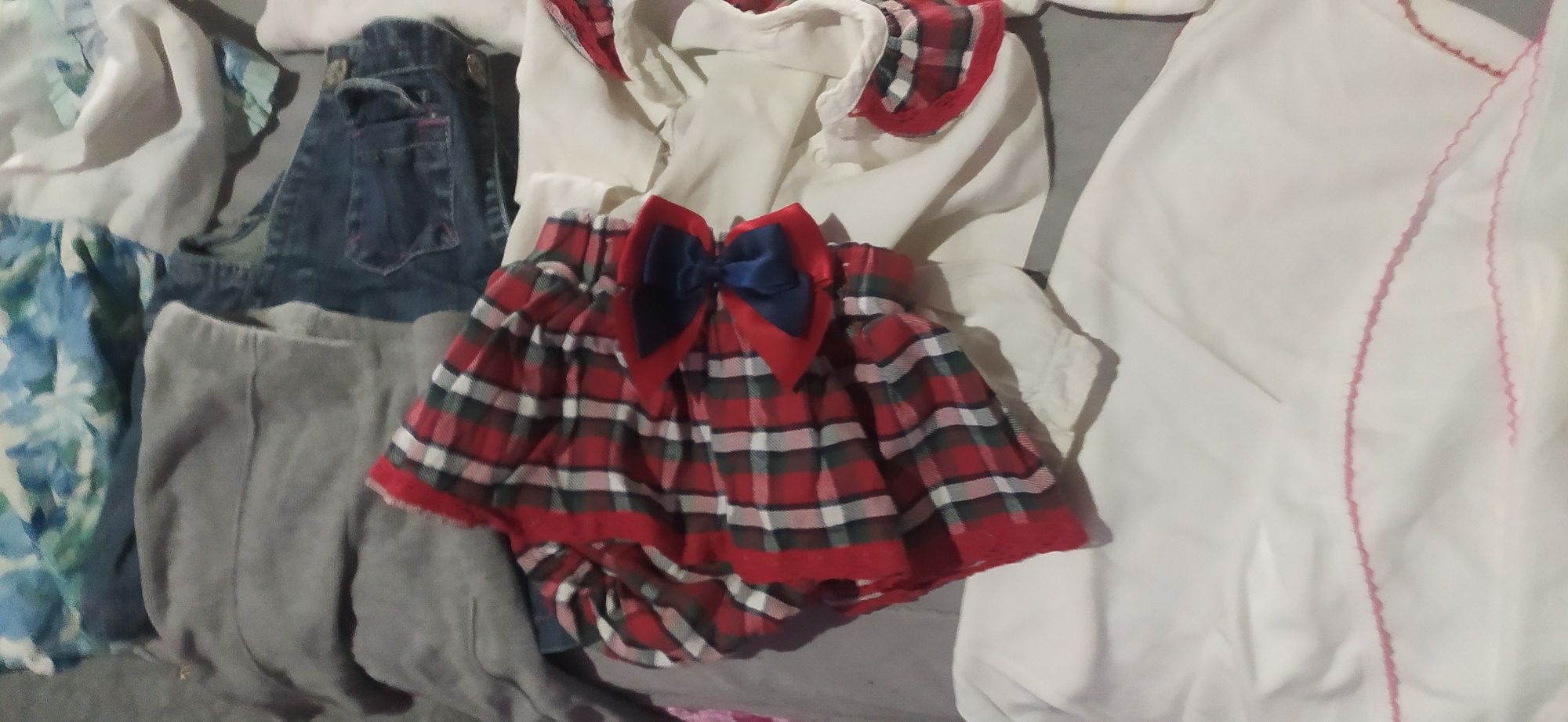 Vendo roupa de bebé menina