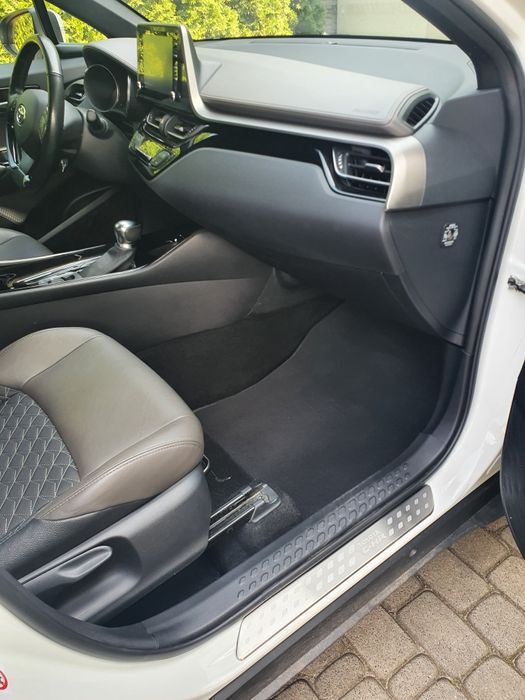 Sprzedam Toyotę C-HR Executive Faktura VAT