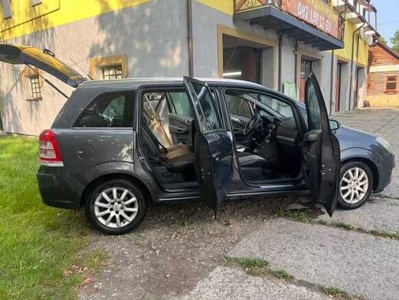 OPEL ZAFIRA 2009рік 1.7 дизель