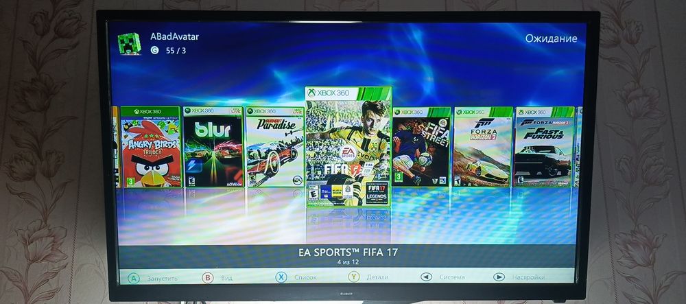 Консоль xbox 360e 500 ГБ+usb freeboot aurora+kinect+ руль+ диски,обмін