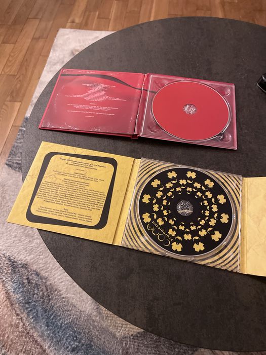 Płyty Coma symfonicznie i czerwona