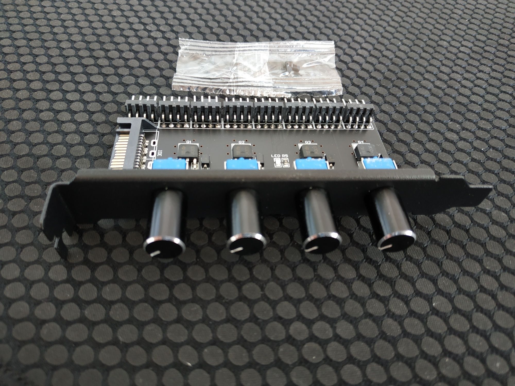 Реобас SATA на 8 кулеров 4 pin / 3 pin (в PCI слот) Fan Hub (Новый)