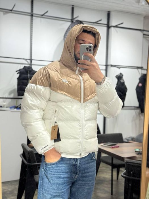 Пуховик Nike Storm-Fit білий з бежевим